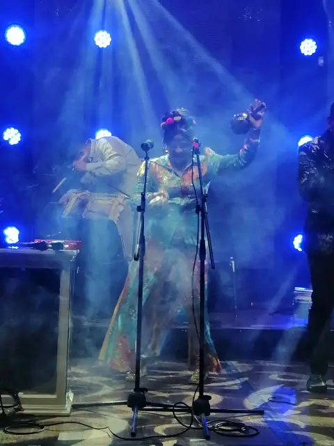 Photo 3 of Mayte Montero on stage