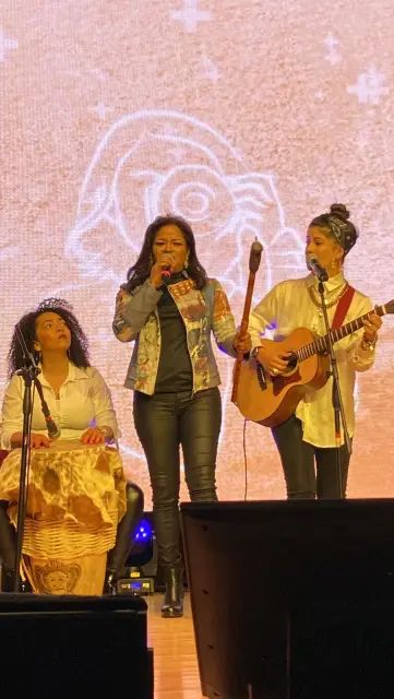 Photo 4 of Mayte Montero on stage