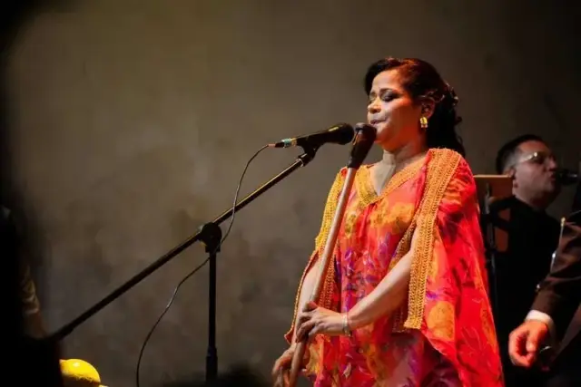 Photo 17 of Mayte Montero on stage
