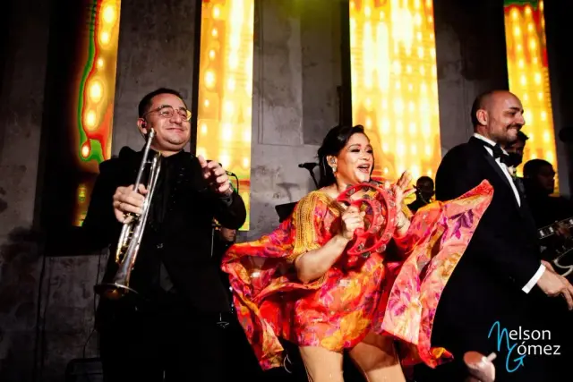 Photo 20 of Mayte Montero on stage